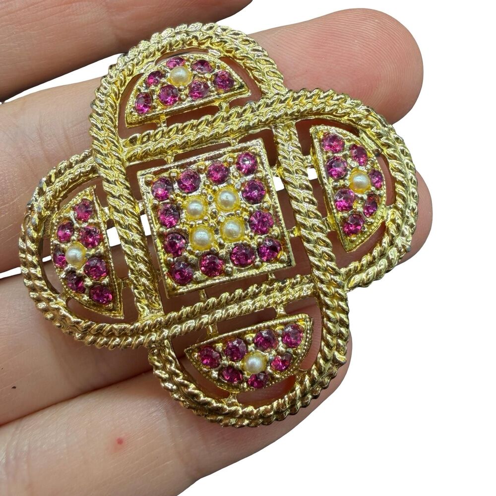 Vintage Jewelry Pink Rhinestone and Pearl Brooch Gold Tone Pink Pin